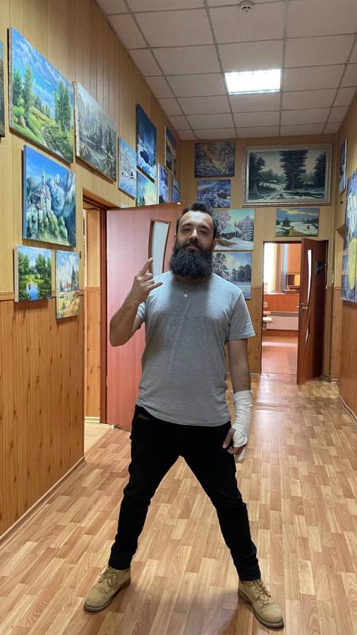 ホテル Арт-Вокзал クルィヴィーイ・リーフ エクステリア 写真